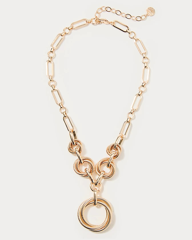 CHEVS KISS NECKLACE