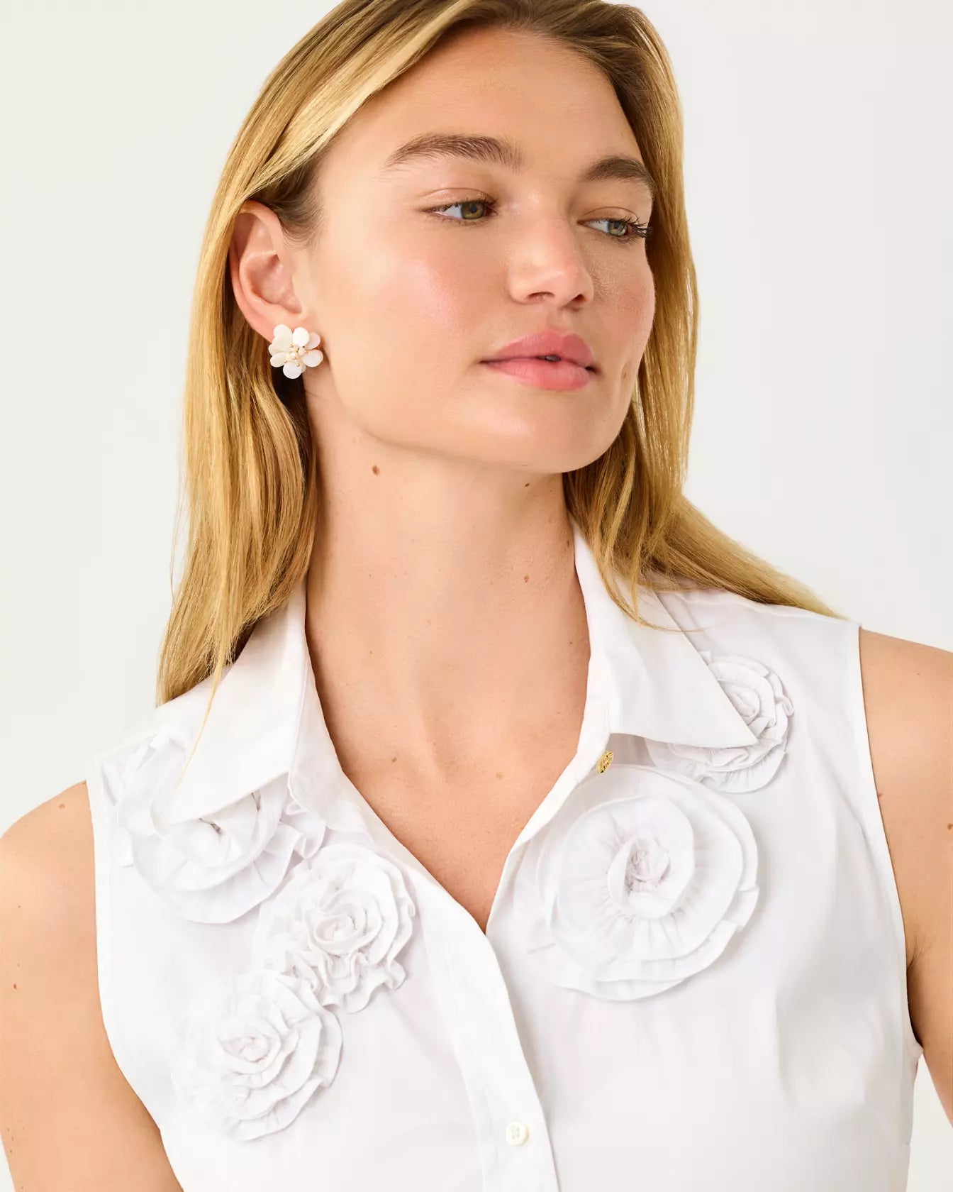 THE SLEEVELESS FLOWER FITTED LILLY SHIRT